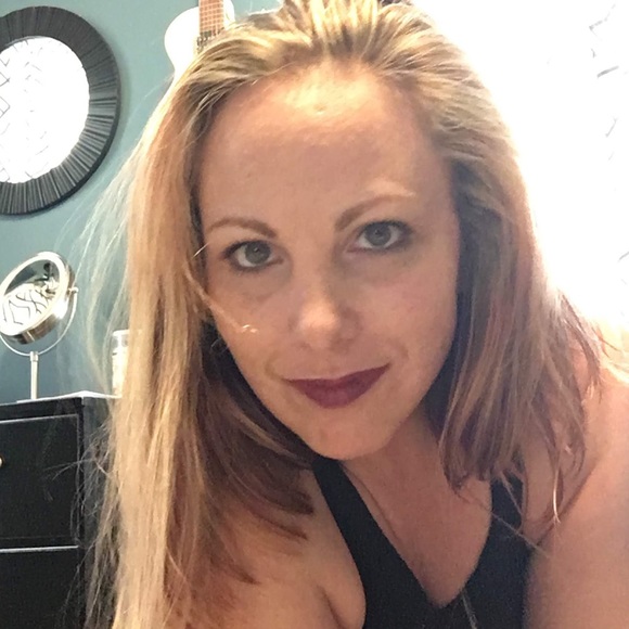 Meet your Posher, Cassandra - Picture 5 of 13